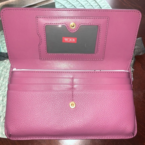 TUMI Belsen Crossbody Wallet - Picture 6 of 7